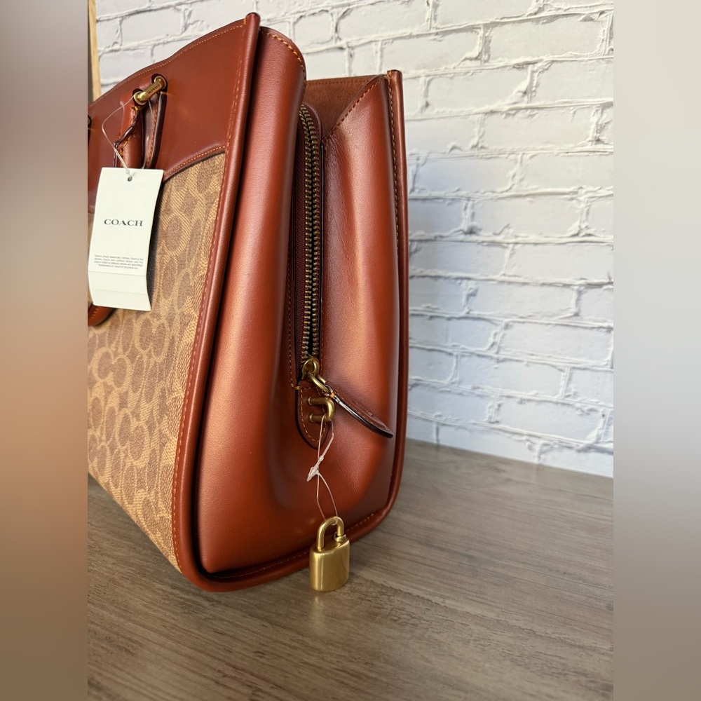 Coach Brooke Carryall crossbody Bag signature Tan/Gold hardware compartments - Picture 6 of 16